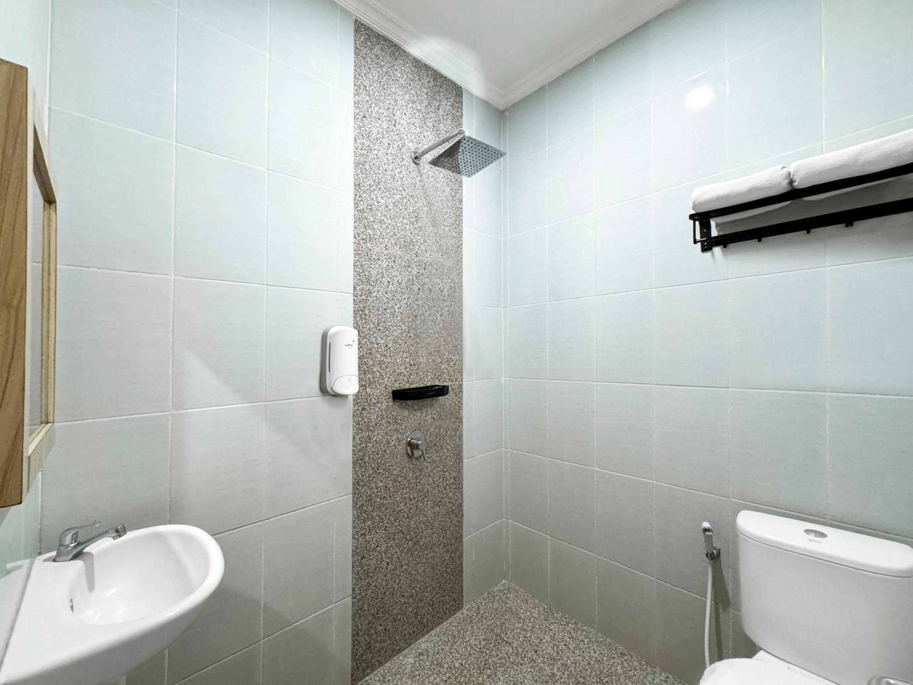 Masri Living by Daphna Management 37/38