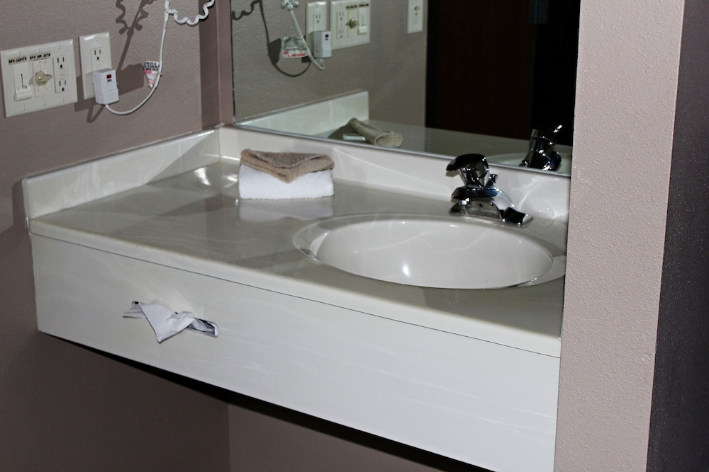 Capri Inn and Suites of Beatrice 31/31