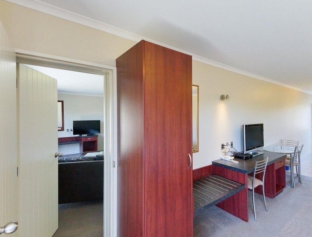 Avenue Motor Lodge 32/35