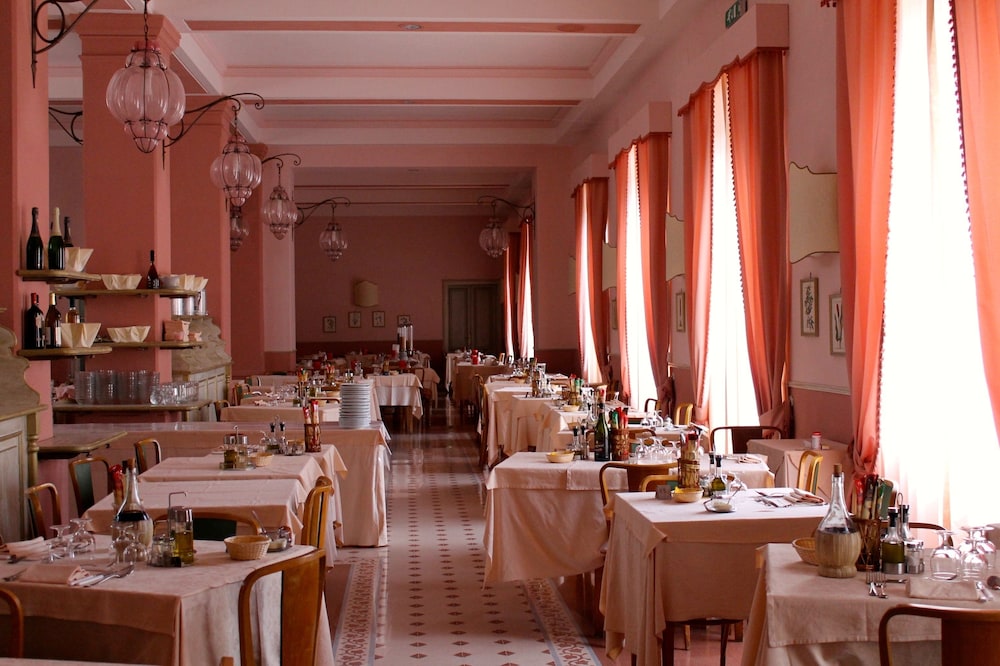 Croce Di Savoia Hotel 22/35