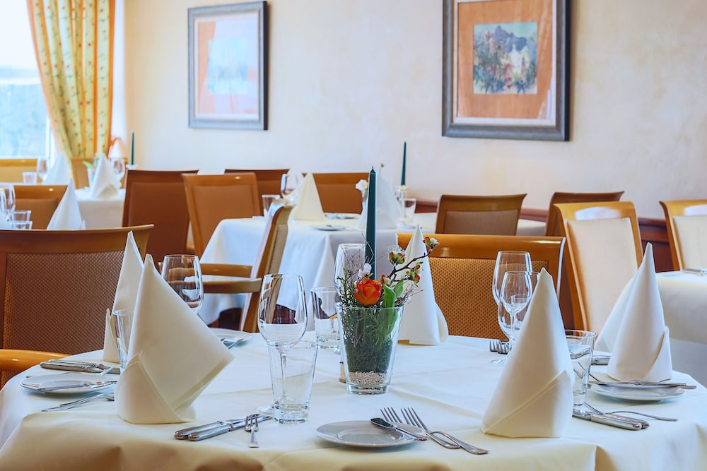 Hotel-Restaurant Kunz 54/60