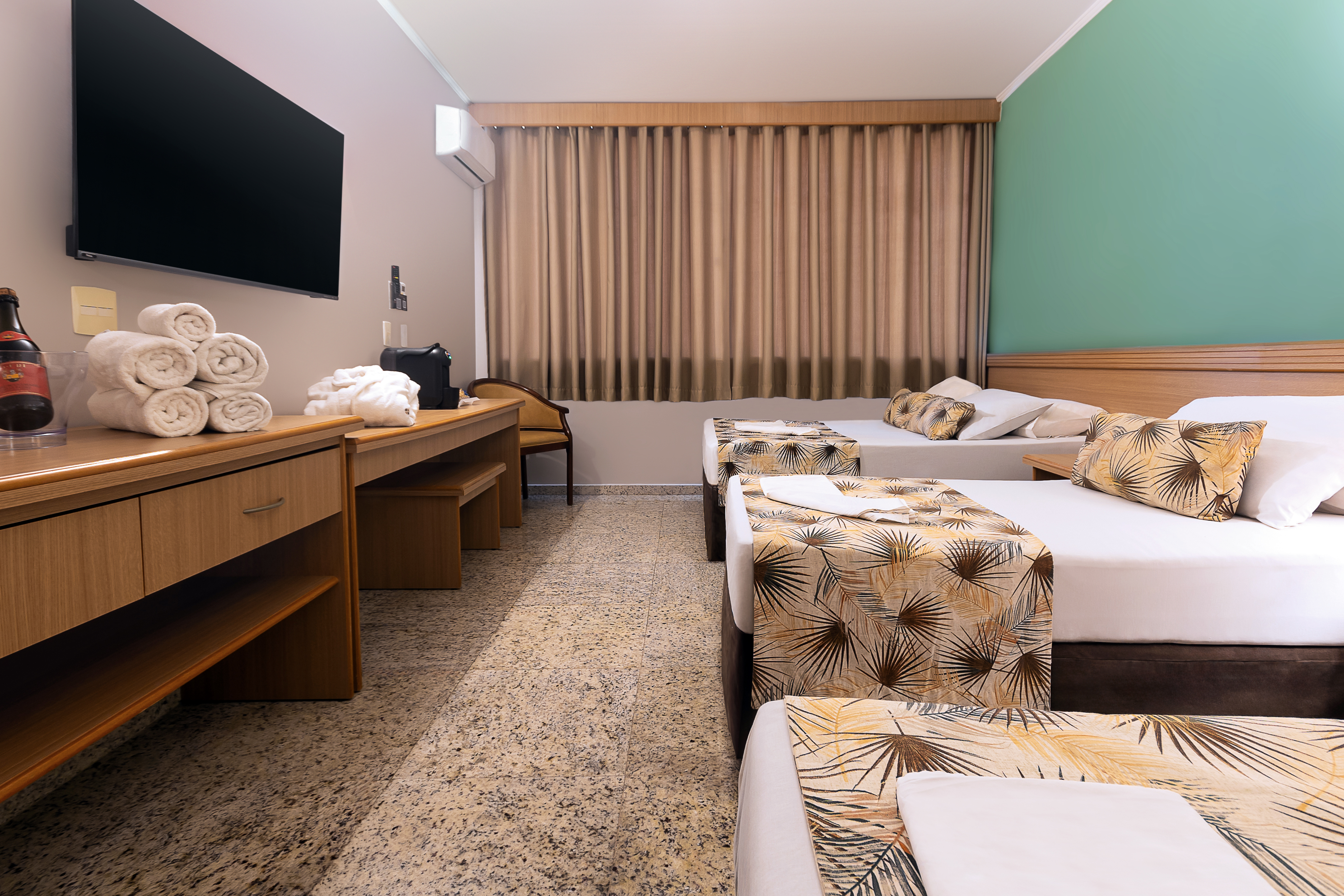 غرفة سوبيريور رباعية، Hotel Golden Park All Inclusive Pocos de Caldas By Nacional Inn 1/2