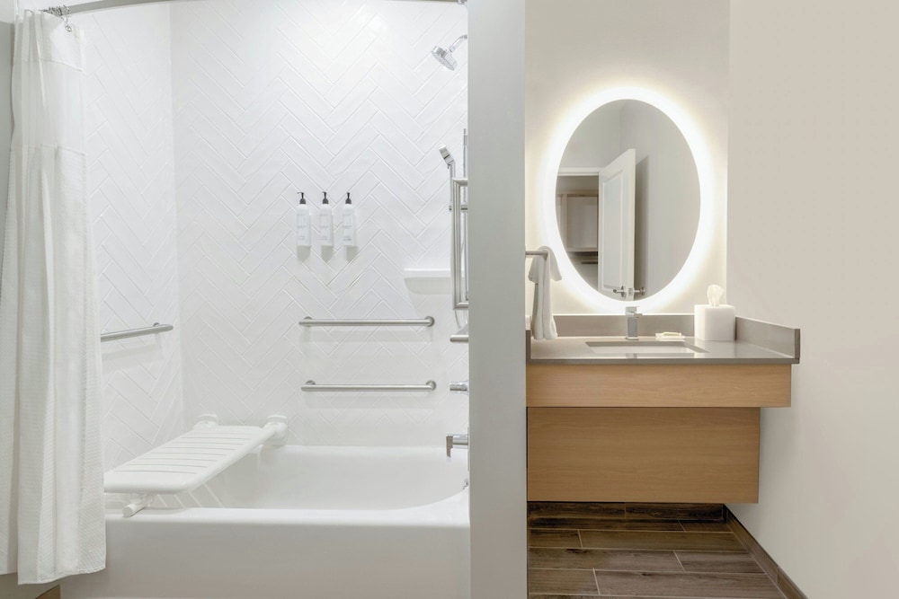 Towneplace Suites by Marriott Holland 27/28