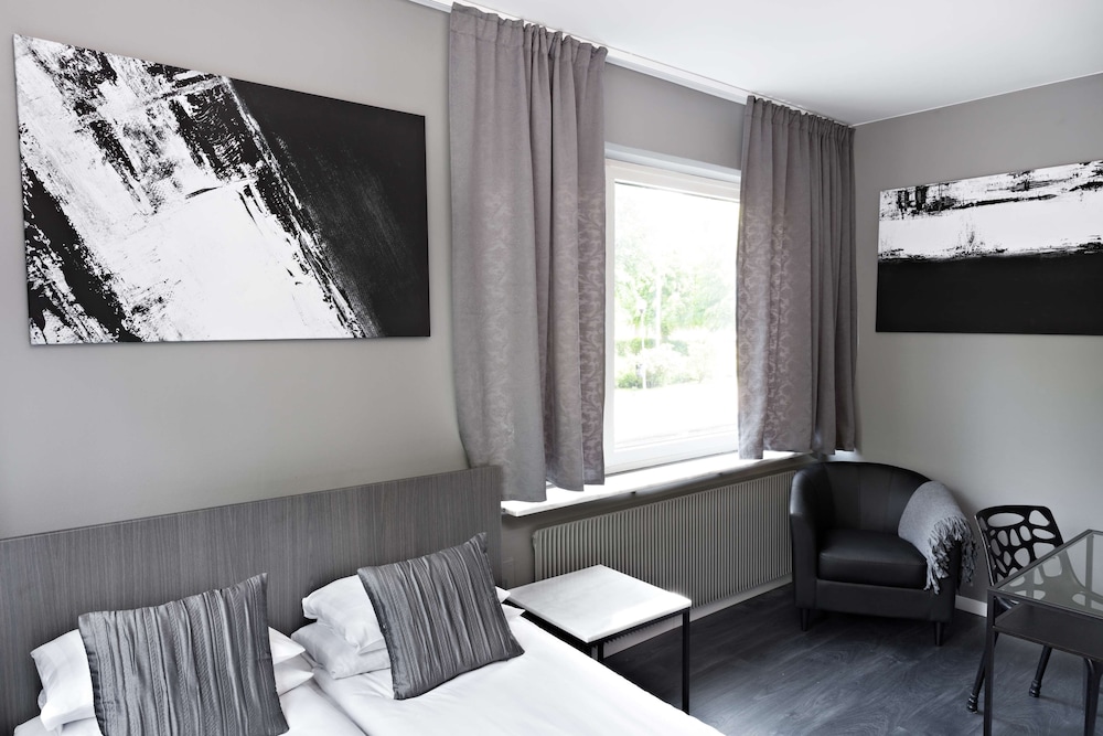 Sure Hotel by Best Western Allen 33/38