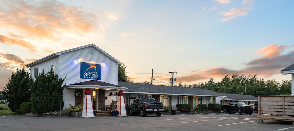 Auberge Shores Inn & Hotel 34/47