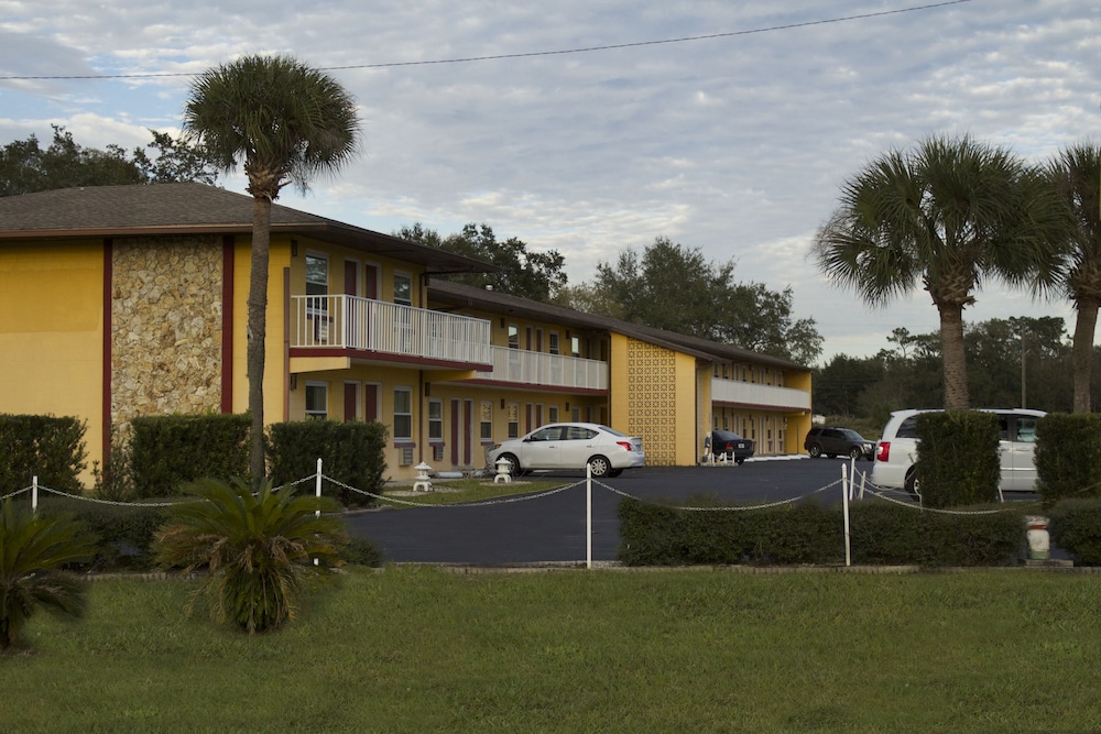 Knights Inn Kissimmee 16/19