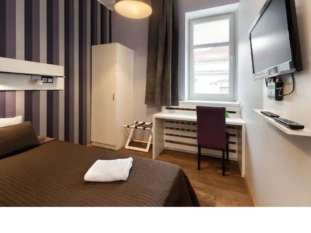 Traffic Hotel 37/50