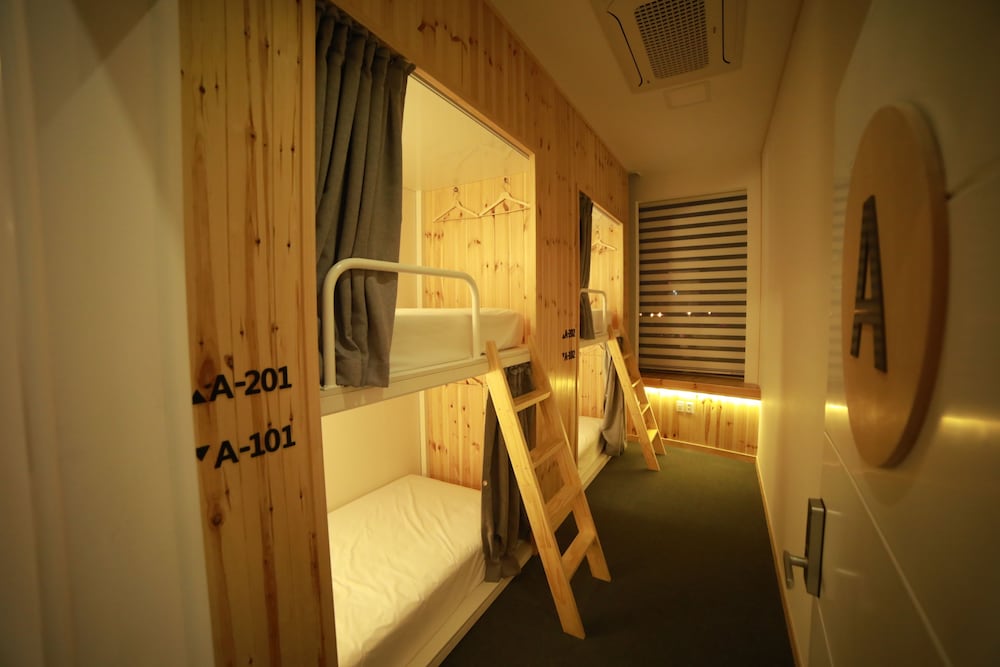 Book Home Gyeongju 59/60