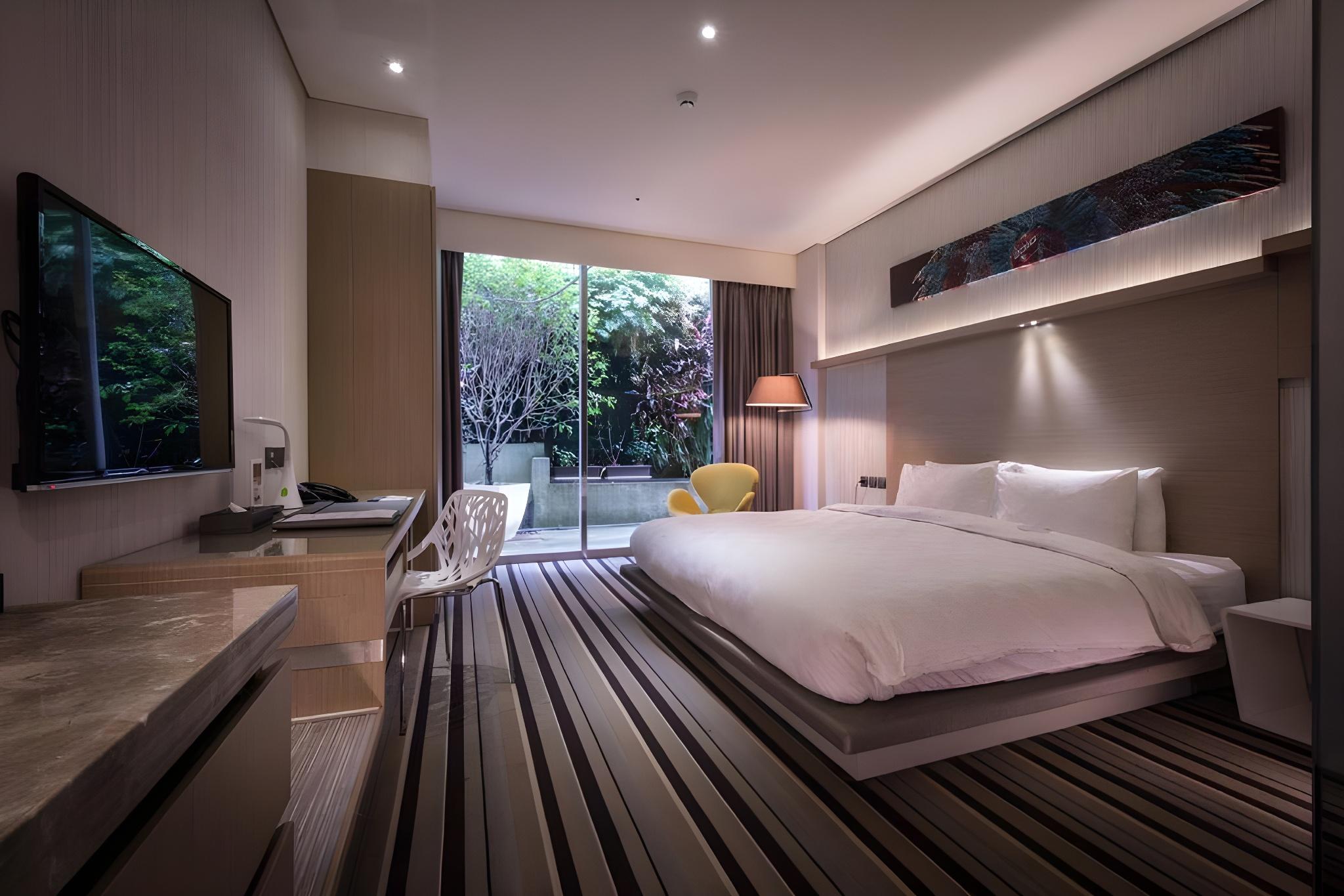 Splendor, Double Bed