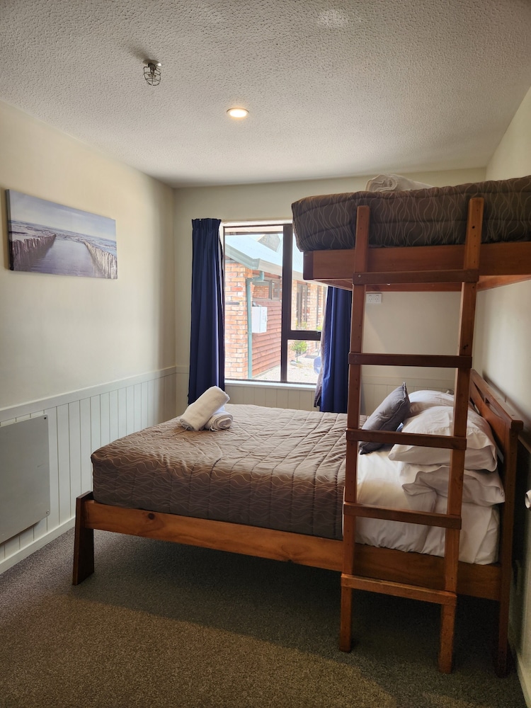 Snow Denn Lodge Hostel 15/48
