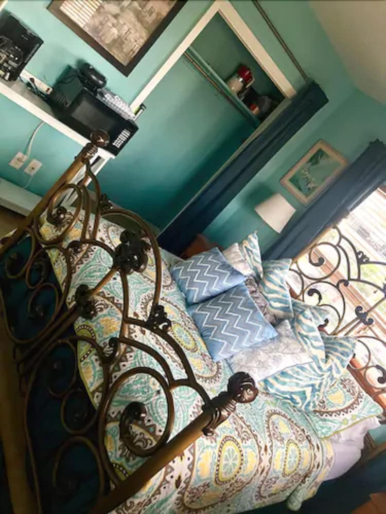 Ebb Tide Resort Oceanfront 12/69