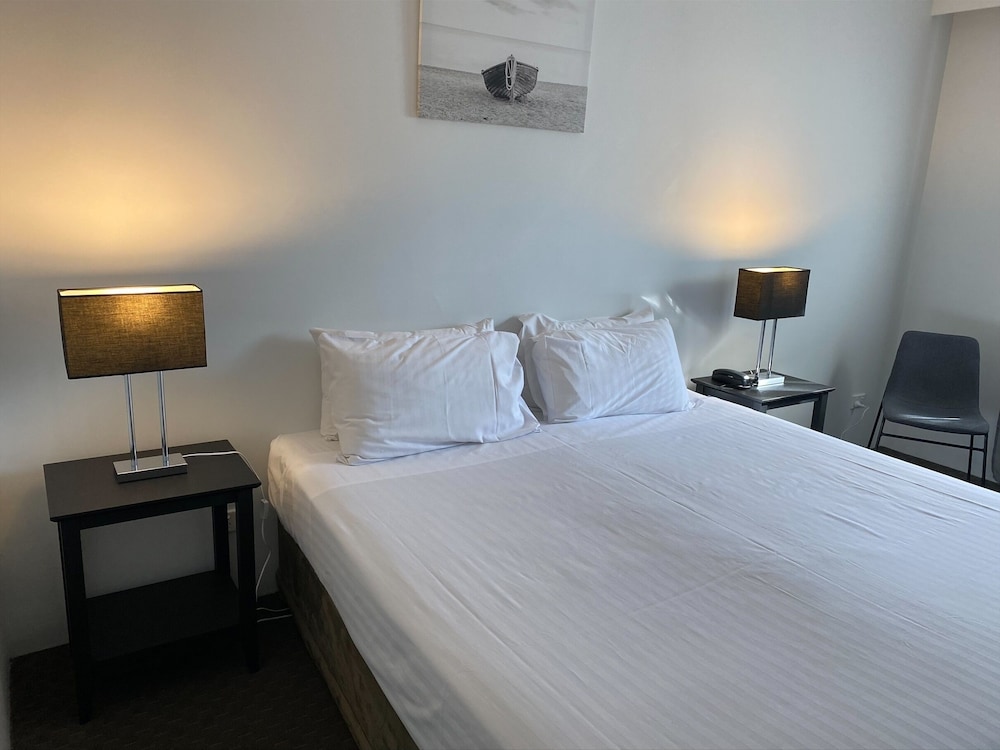 Joondalup City Hotel 6/28