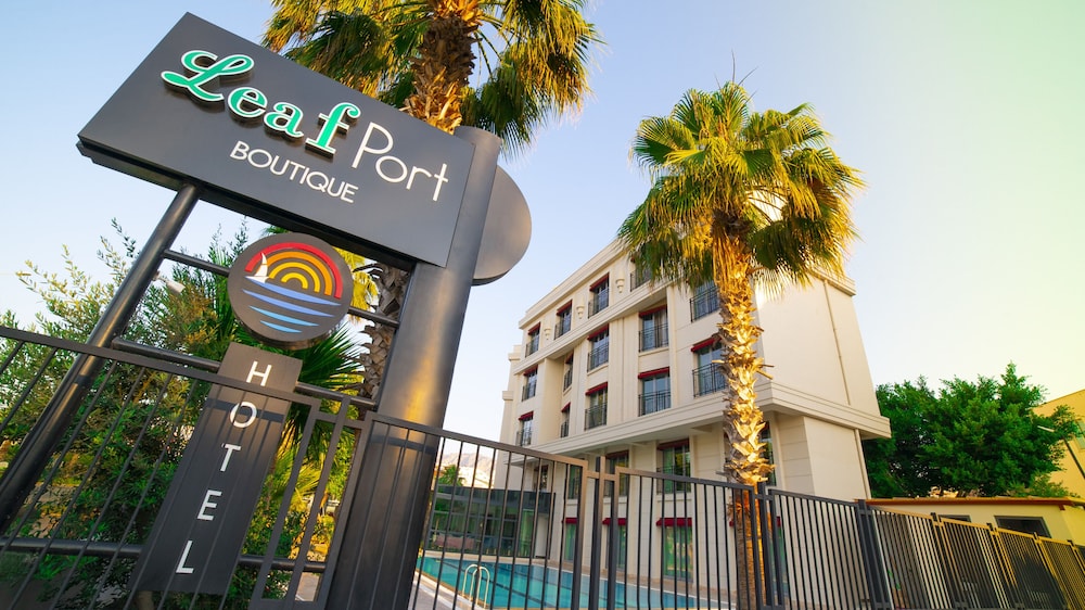 Leaf Port Boutique Hotel 4/50