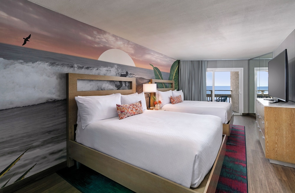 Suite, King Bed, 2 Queen and Twin Beds, Ocean Front