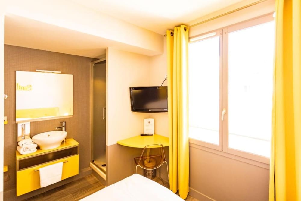 Hotel De Paris 35/69