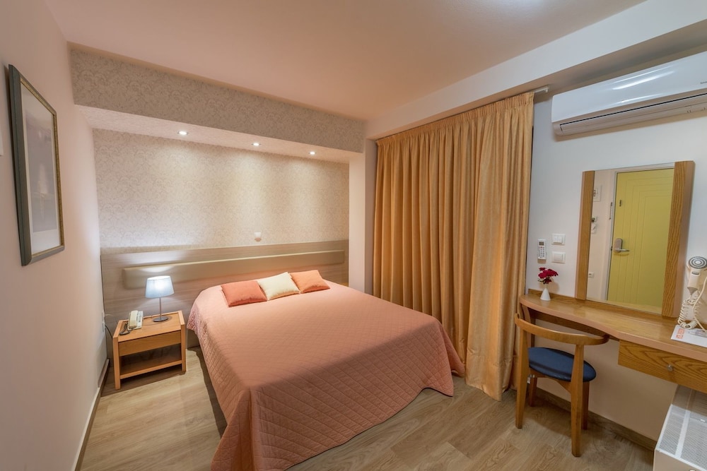 POSEIDON HOTEL 23/71
