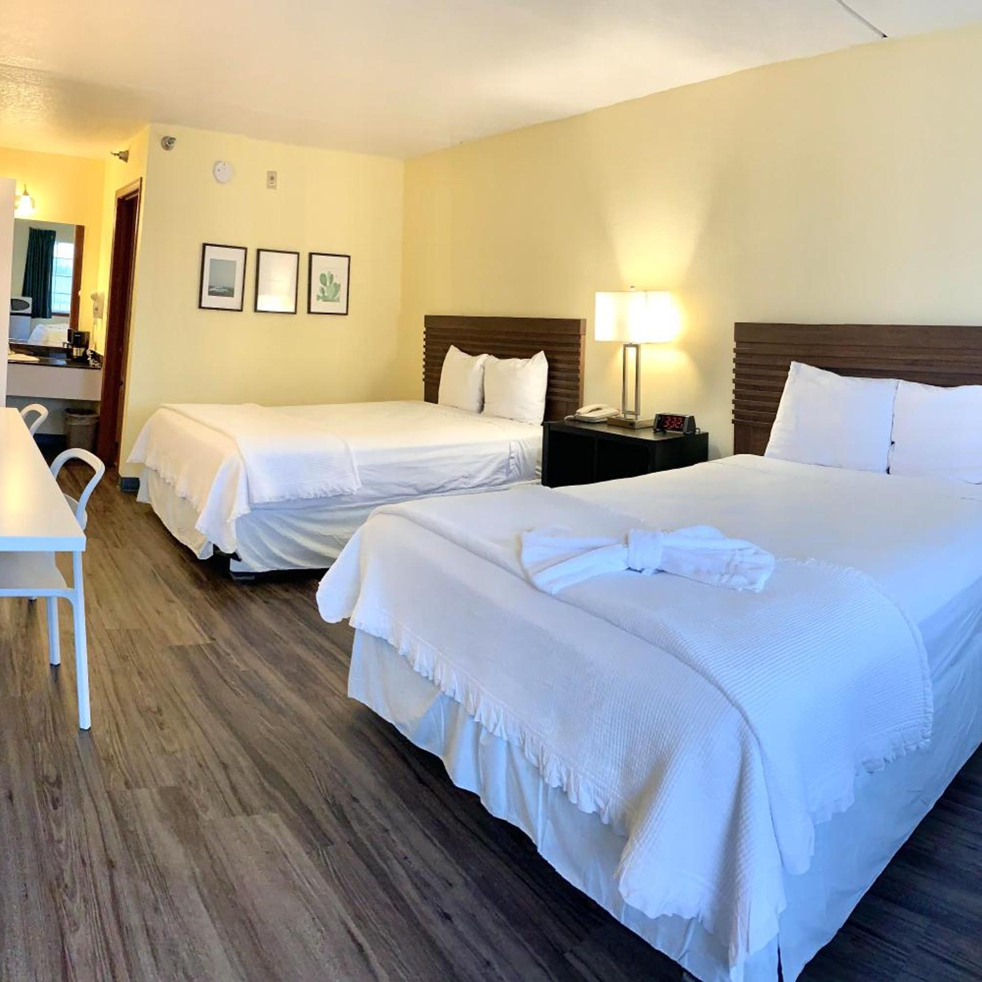 ROOM, 2 QUEEN BEDS