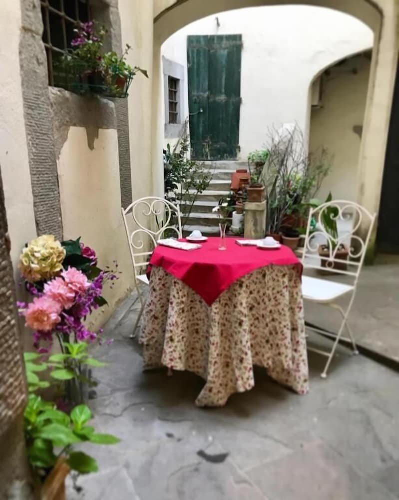 La Corte Di Ambra 5/50