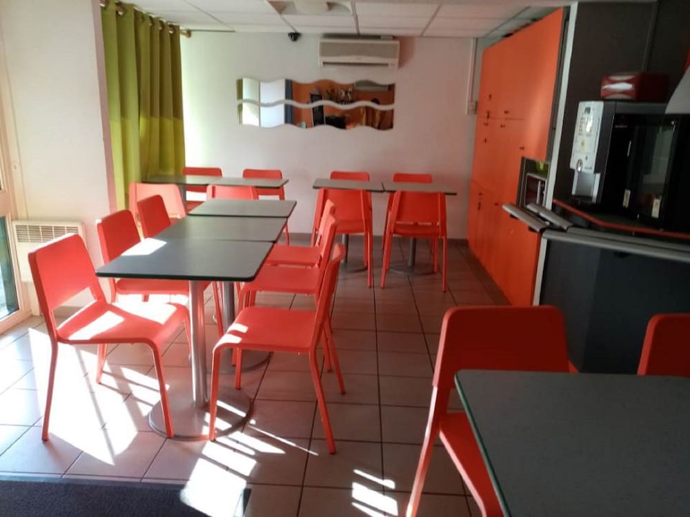 PREMIERE CLASSE SAINT ETIENNE NORD - VILLARS 42/63