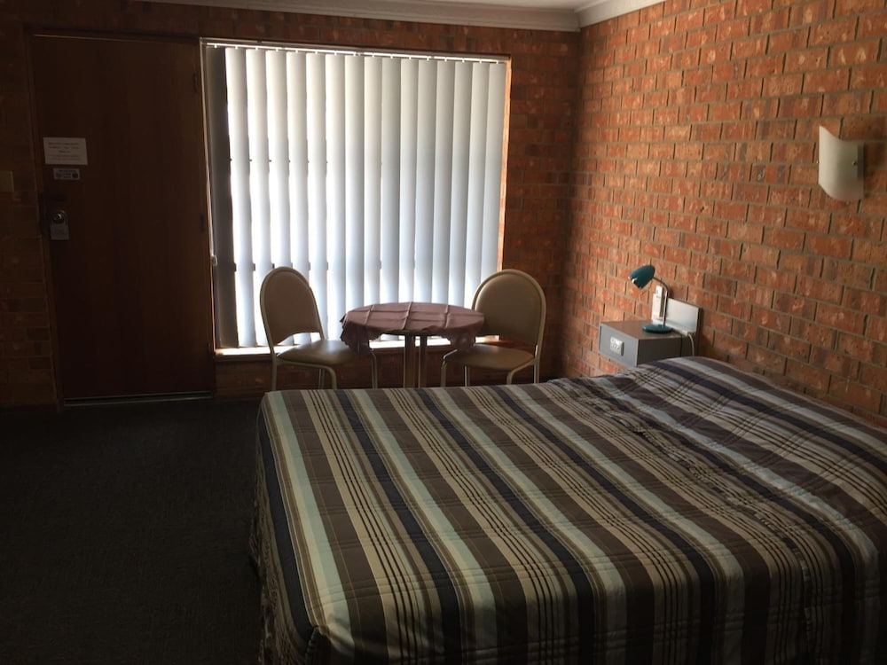 KADINA GATEWAY MOTOR INN 14/45