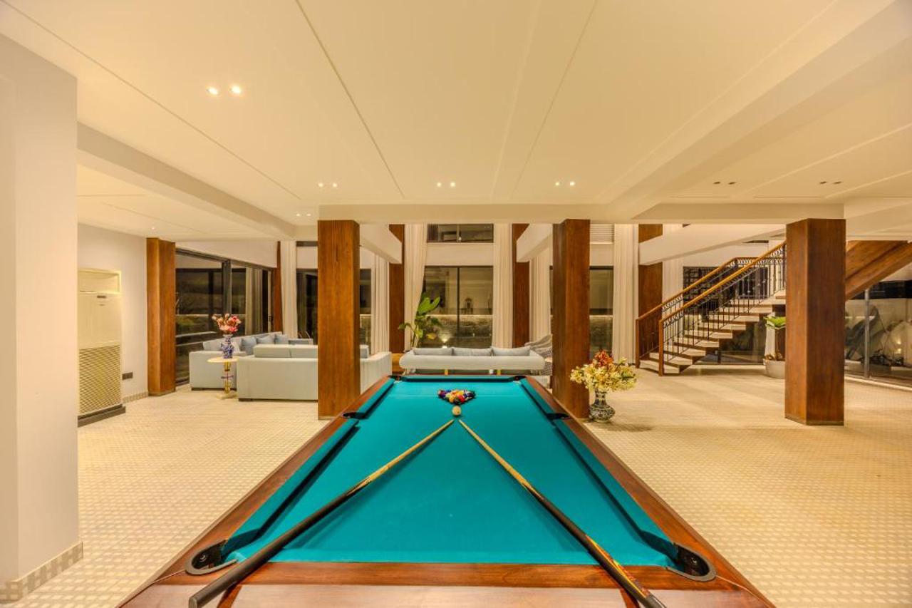 ELIVAAS Valley View 5-BHK Villa With Private Pool 9/17