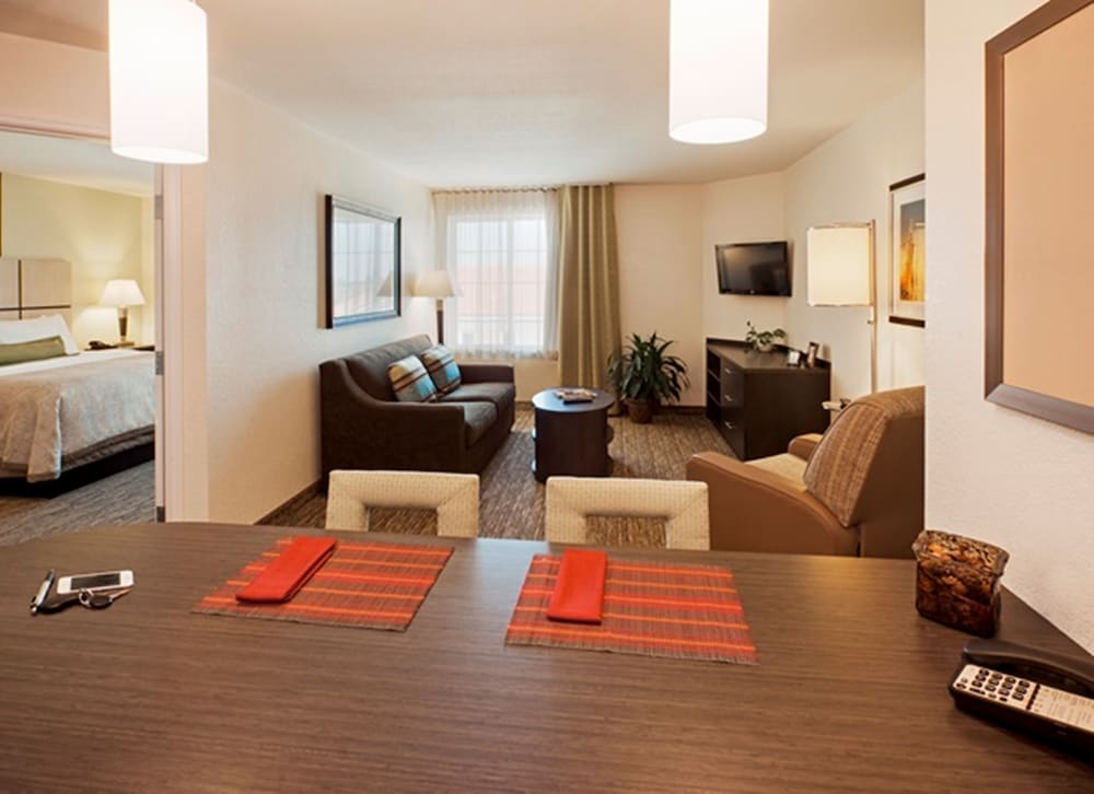 Candlewood Suites Morgantown Univ West Virginia 35/61