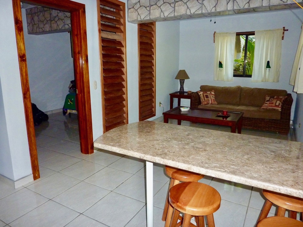 Villas Pico Bonito 12/66