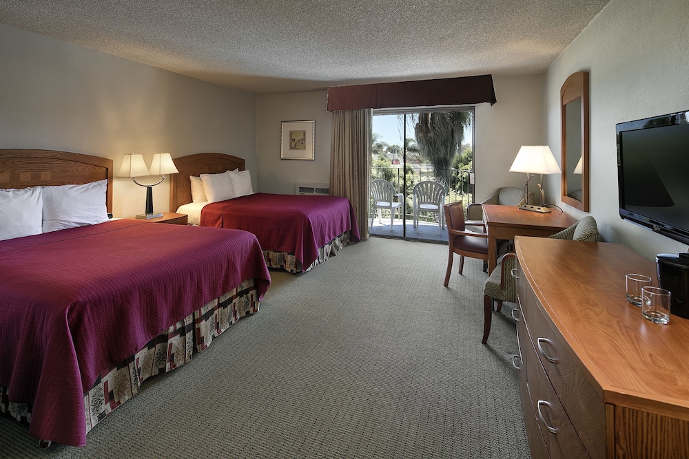 Golden Sails Hotel 38/51