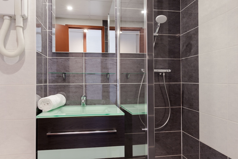 Hotel the Originals Dijon Ouest Castel Burgond 27/30