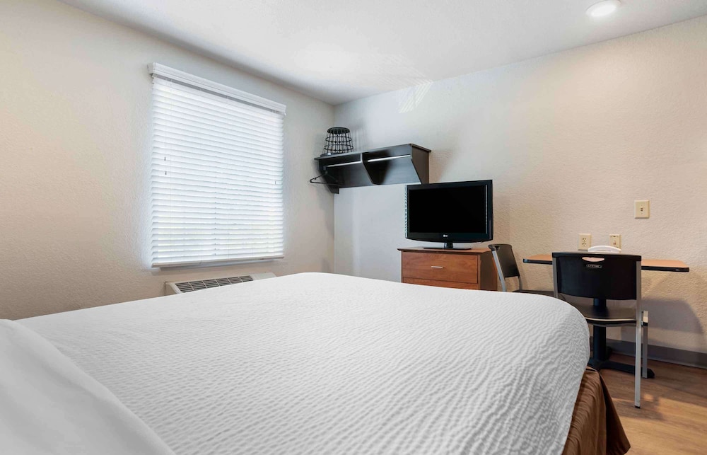 STUDIO, DOUBLE BED