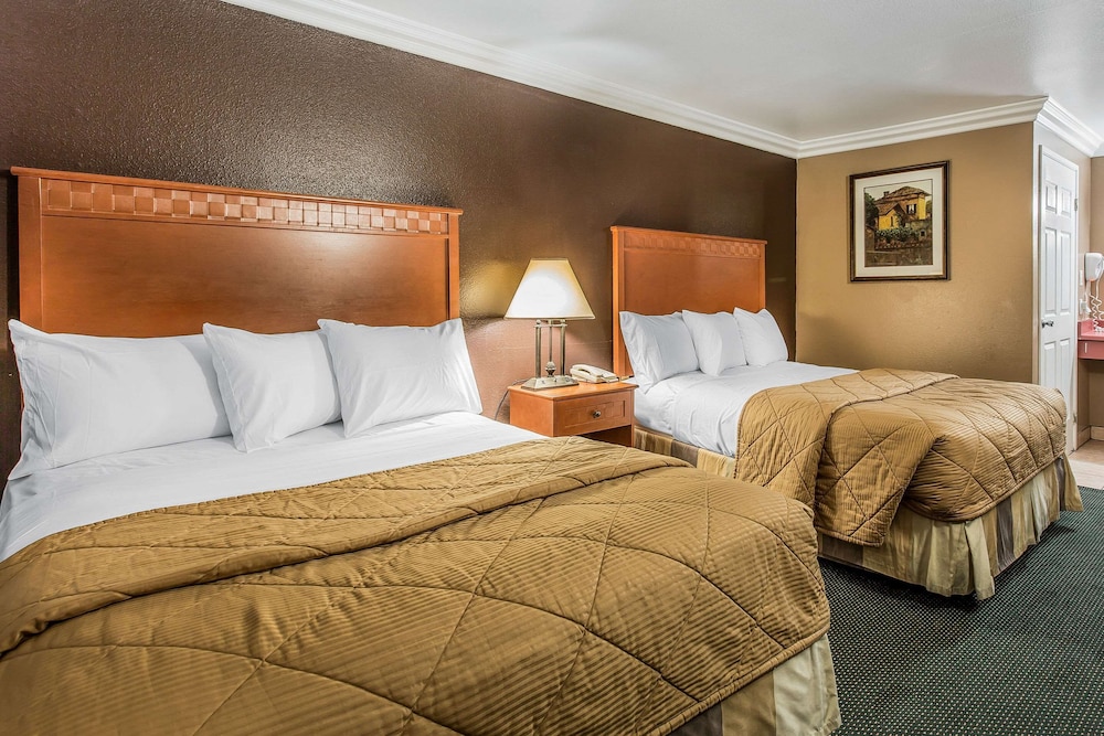 Rodeway Inn Ventura Midtown 19/48