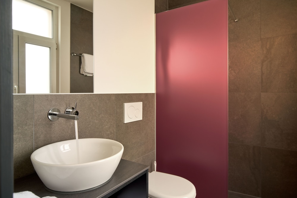 THE HEY HOTEL INTERLAKEN 36/41
