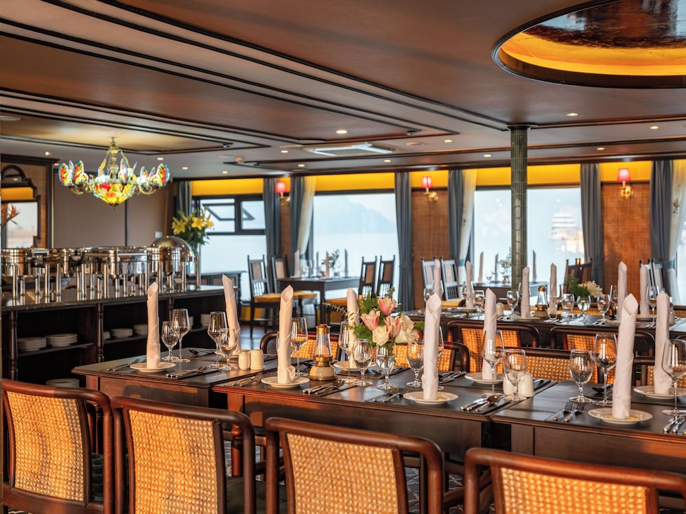 Indochine Cruise Lan Ha Bay 36/50