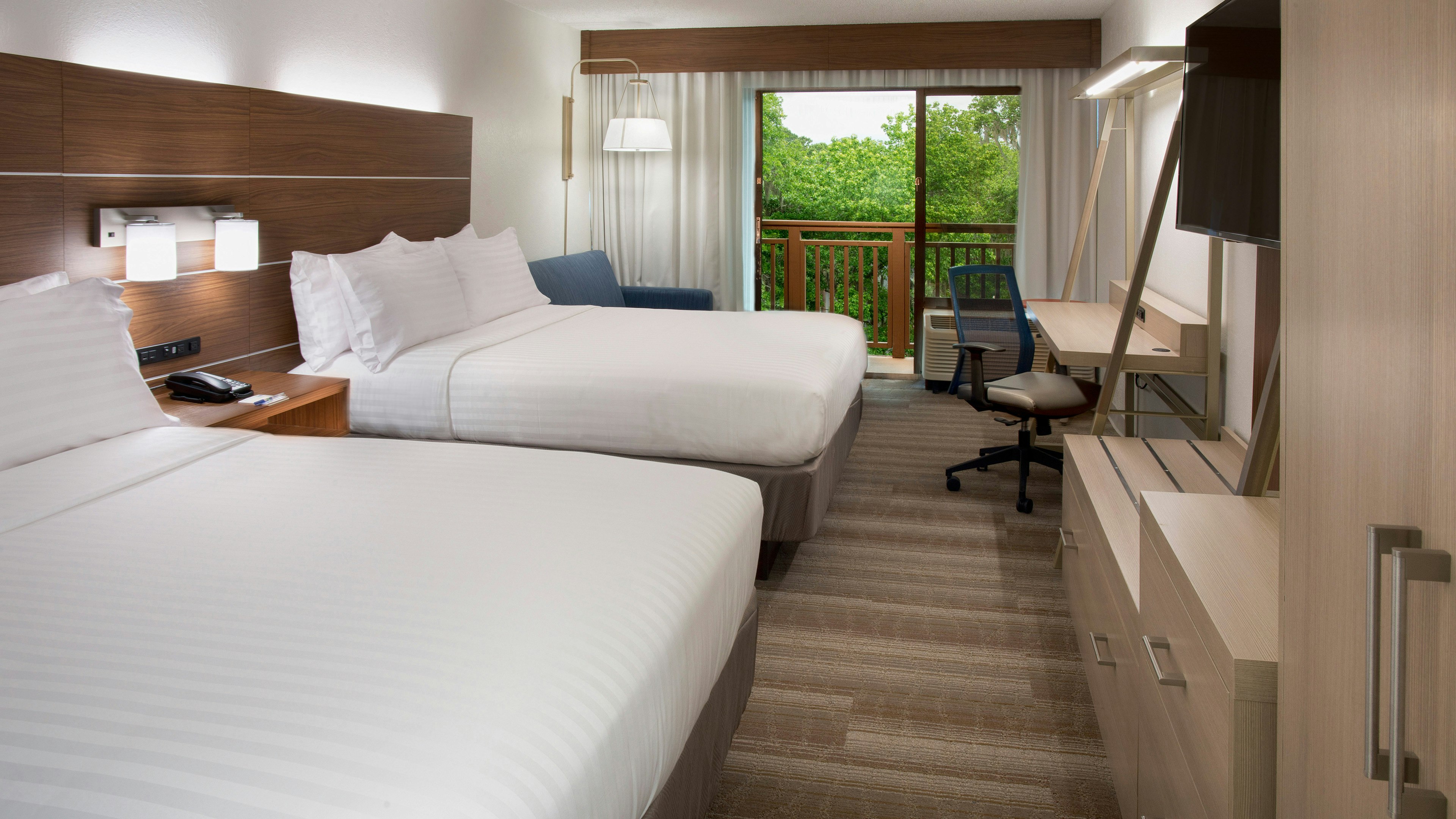 Holiday Inn Express Hilton Head Island 29/77