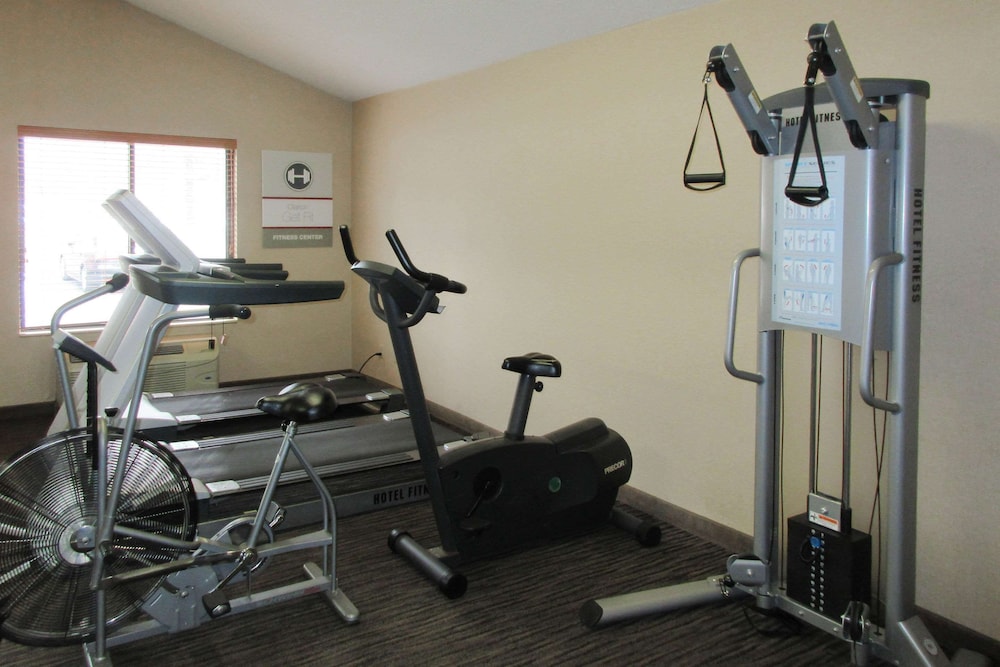 Clarion Inn & Suites Cortland - University Area 14/30