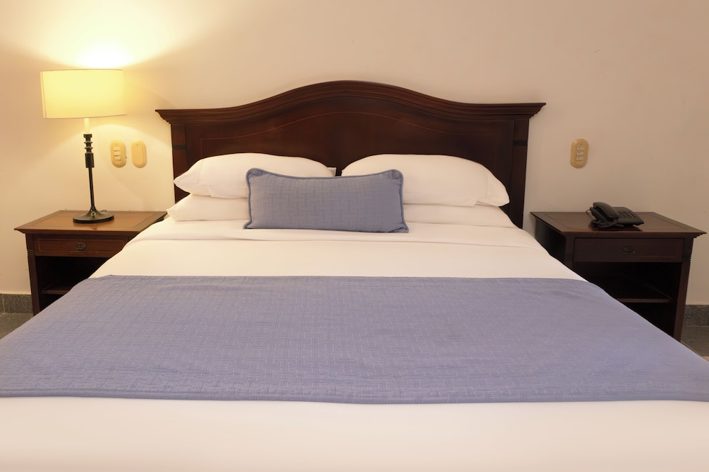 غرفة بسرير كوين، Hotel Faranda Express Puerta Del Sol Barranquilla, A Member of Radisson Individuals 5/10