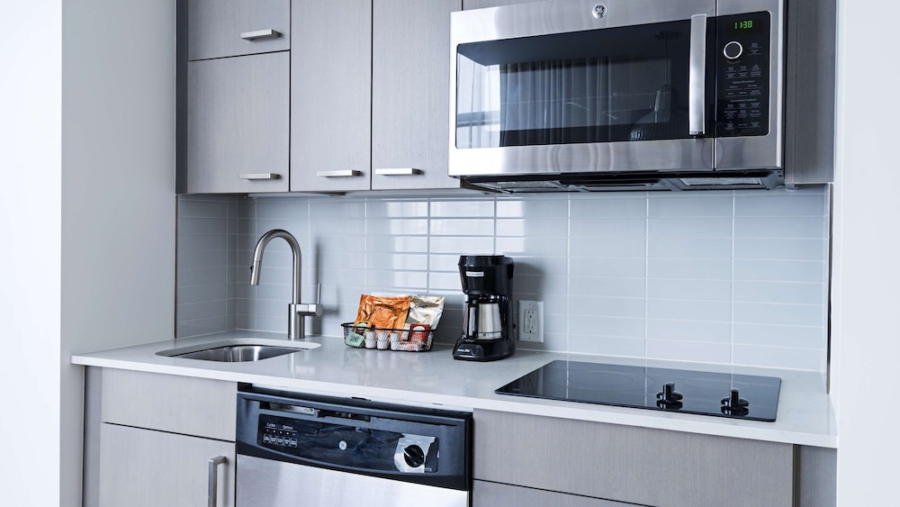 HYATT HOUSE WASHINGTON DC / THE WHARF 48/64