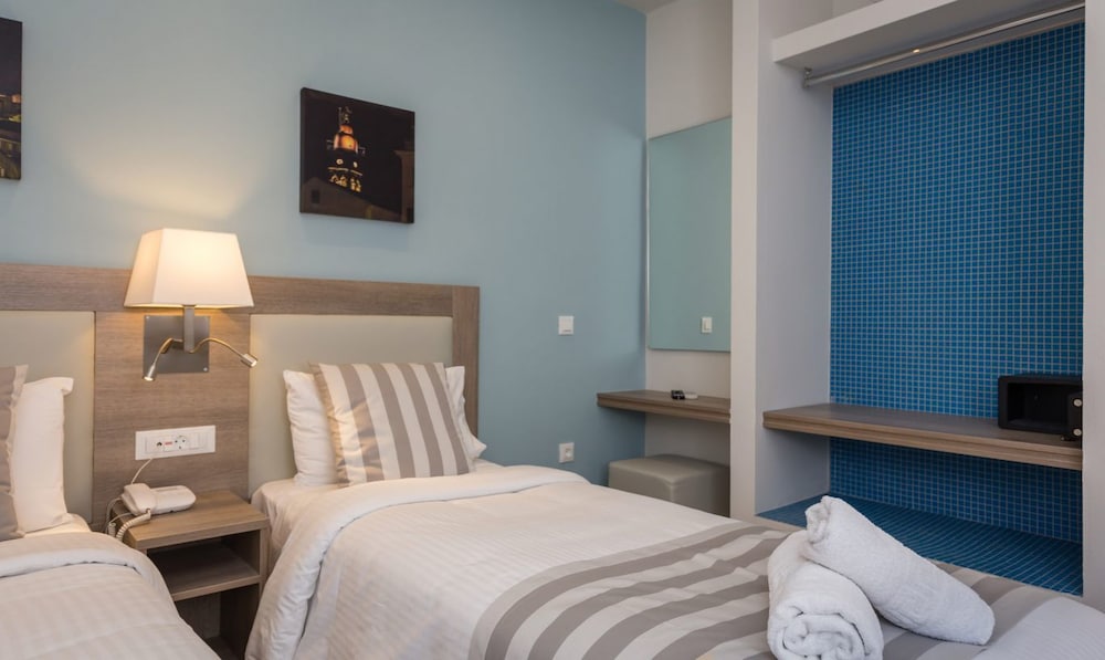 Acharavi Beach Hotel 29/84