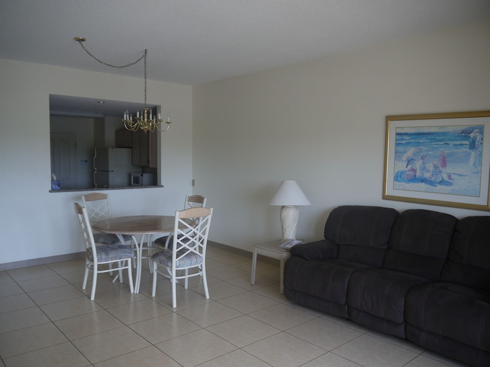Aquarius Beach Tower 41/57