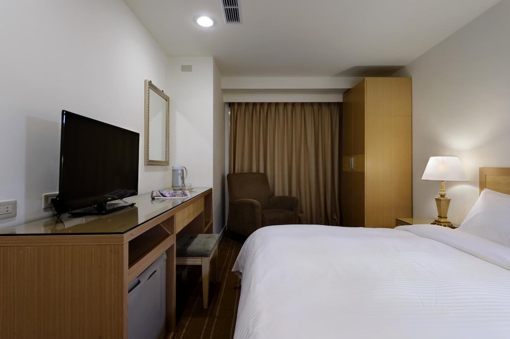 Nei Jiang Hotel 7/38