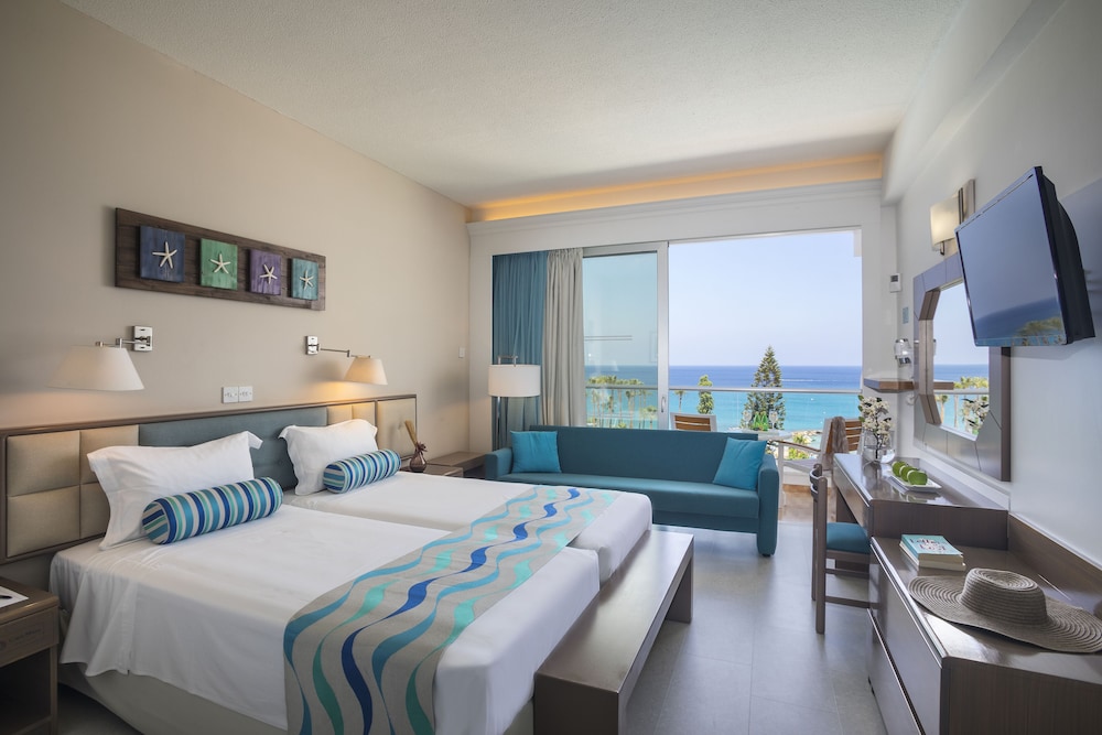 Cavo Maris Beach Hotel 16/46