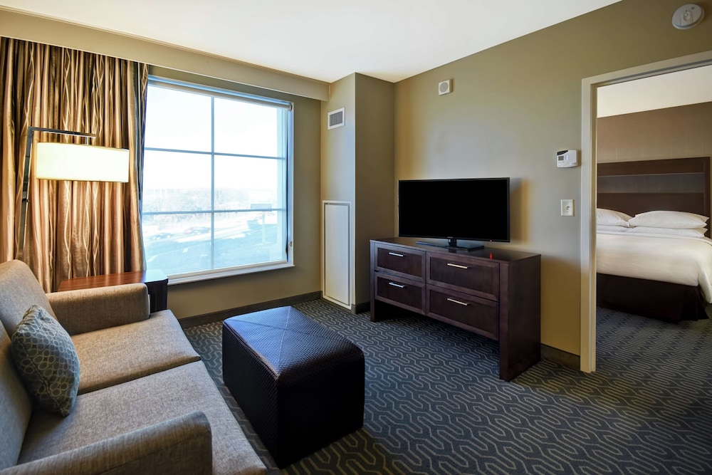 Embassy Suites Springfield 37/62
