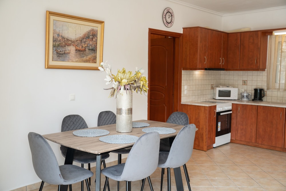 Faos Luxury Apartments 49/50