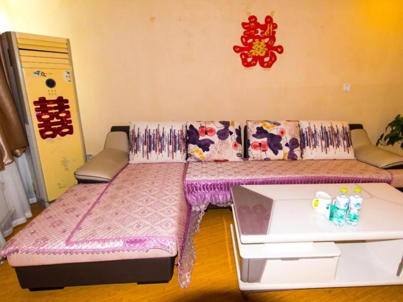 GreenTree Inn Linyi Yishui County Tianshe Huayuan Express Hotel 47/62