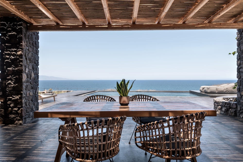 Colombo’s Beachfront 36/61