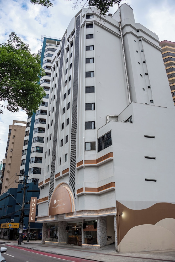 Camboriu Praia Hotel 4/75