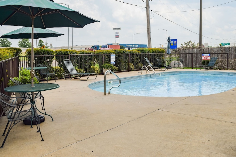 Best Western West Hills Inn Chadron 19/33