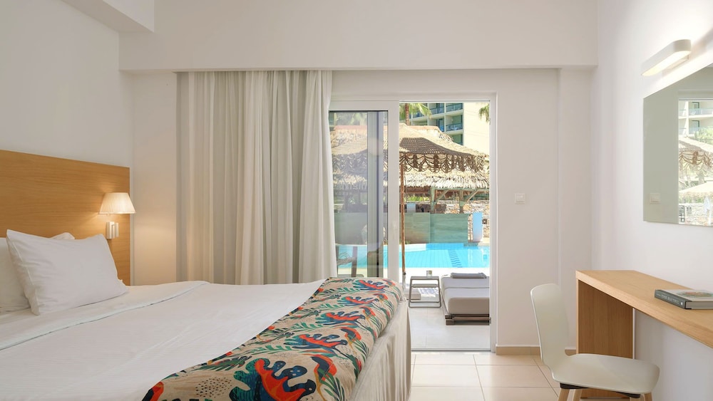 غرفة ديلوكس عائلية بسرير كينج وسريرين منفصلين بغرفتي نوم، High Beach Resort & Spa 2/10