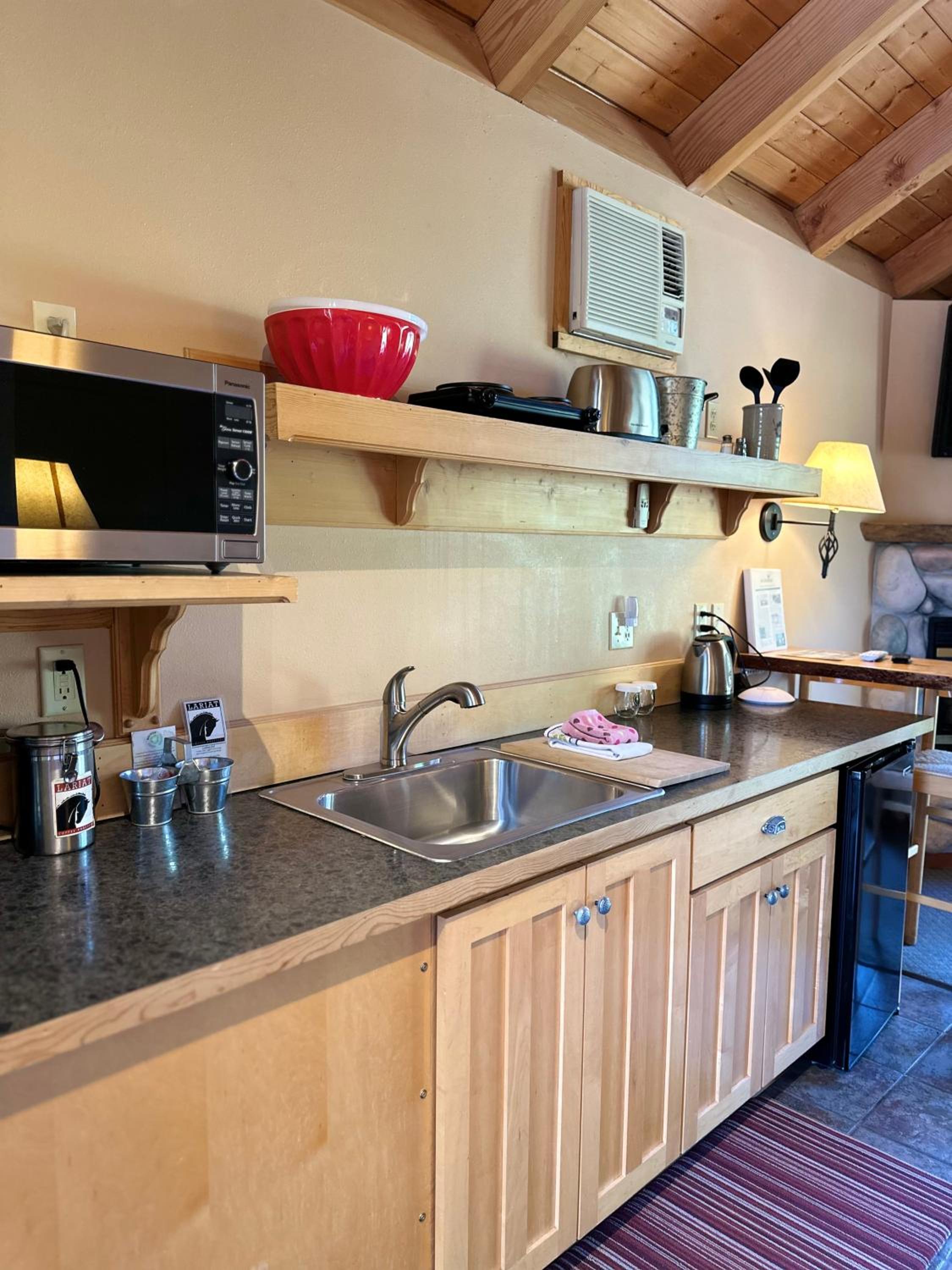 Chewuch Inn & Cabins 24/24