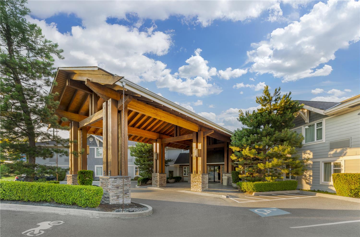 Best Western Plus Country Meadows Inn 1/28
